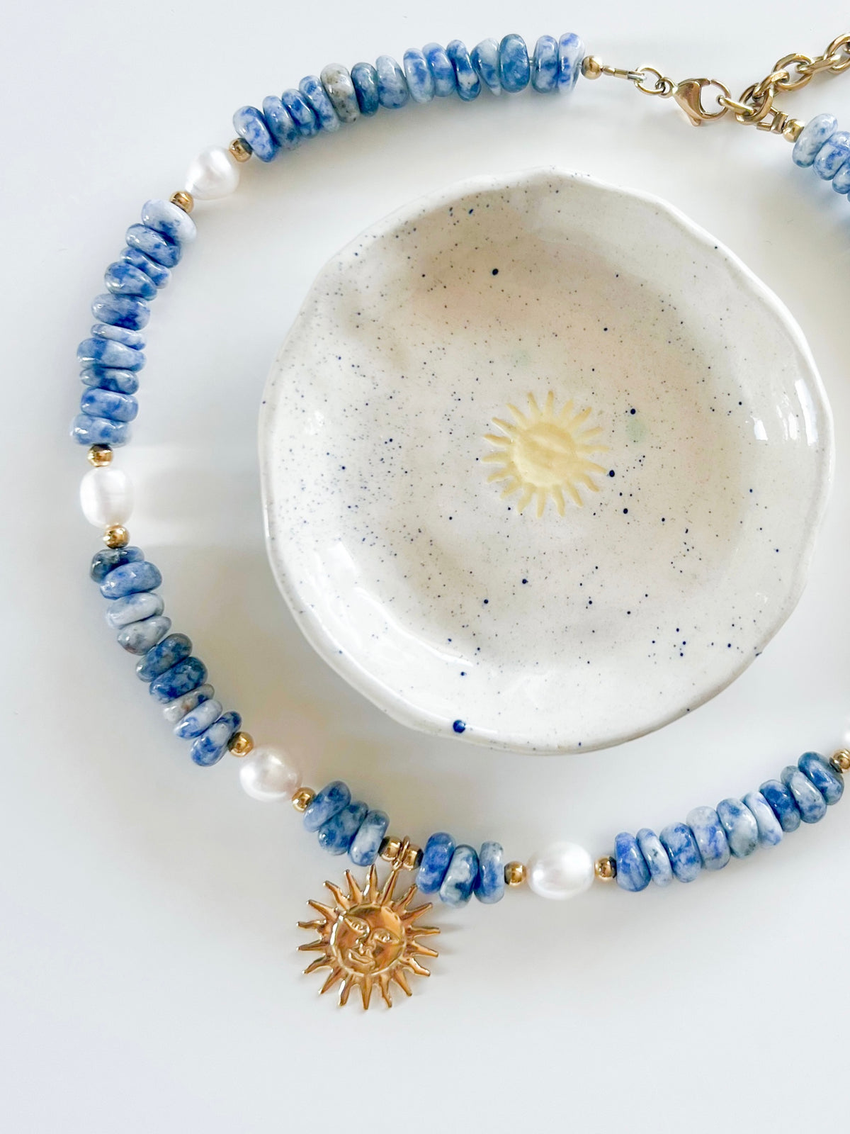 Collier Helios