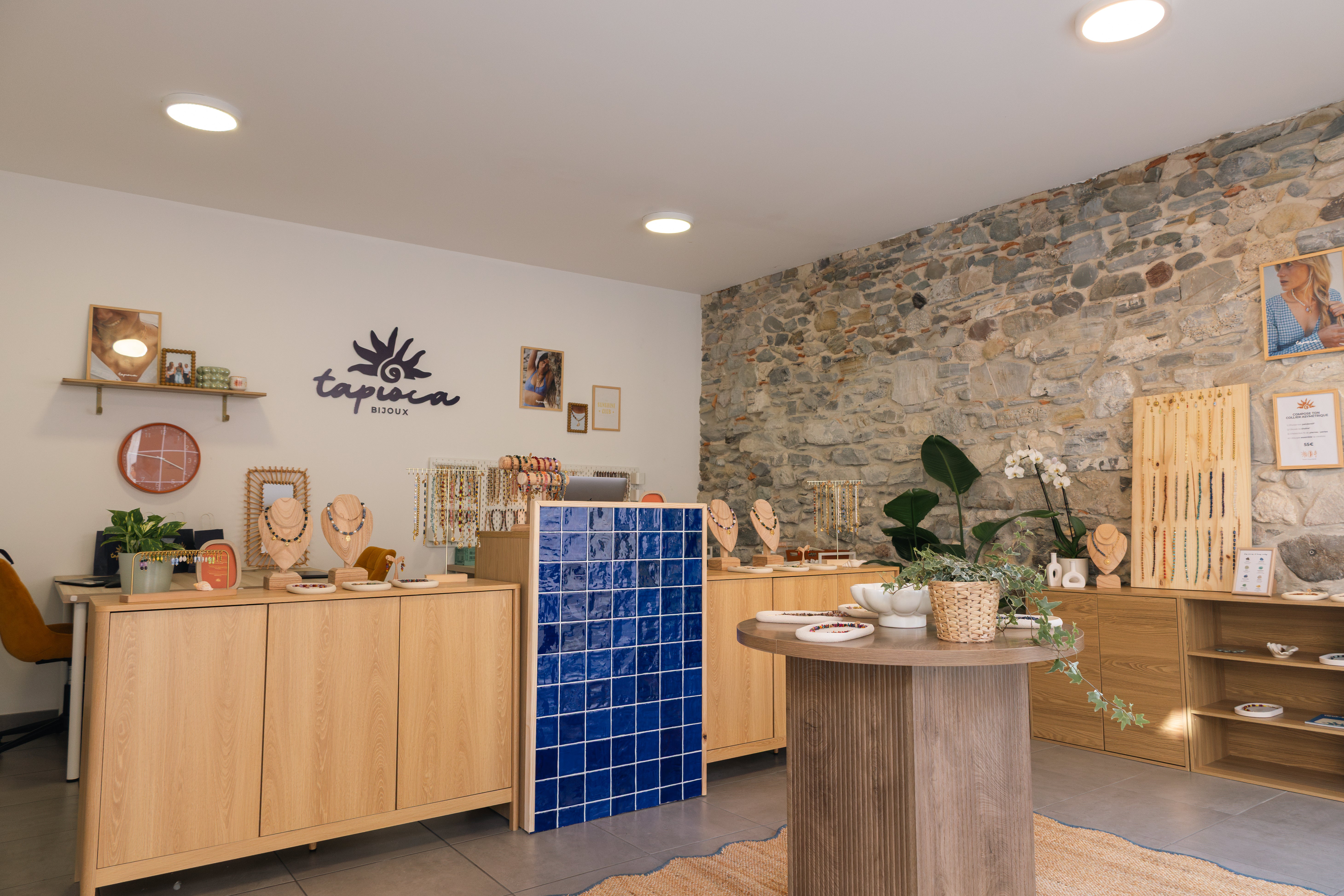 Intérieur de la boutique Tapioca Bijoux à Vieux-Boucau dans les Landes